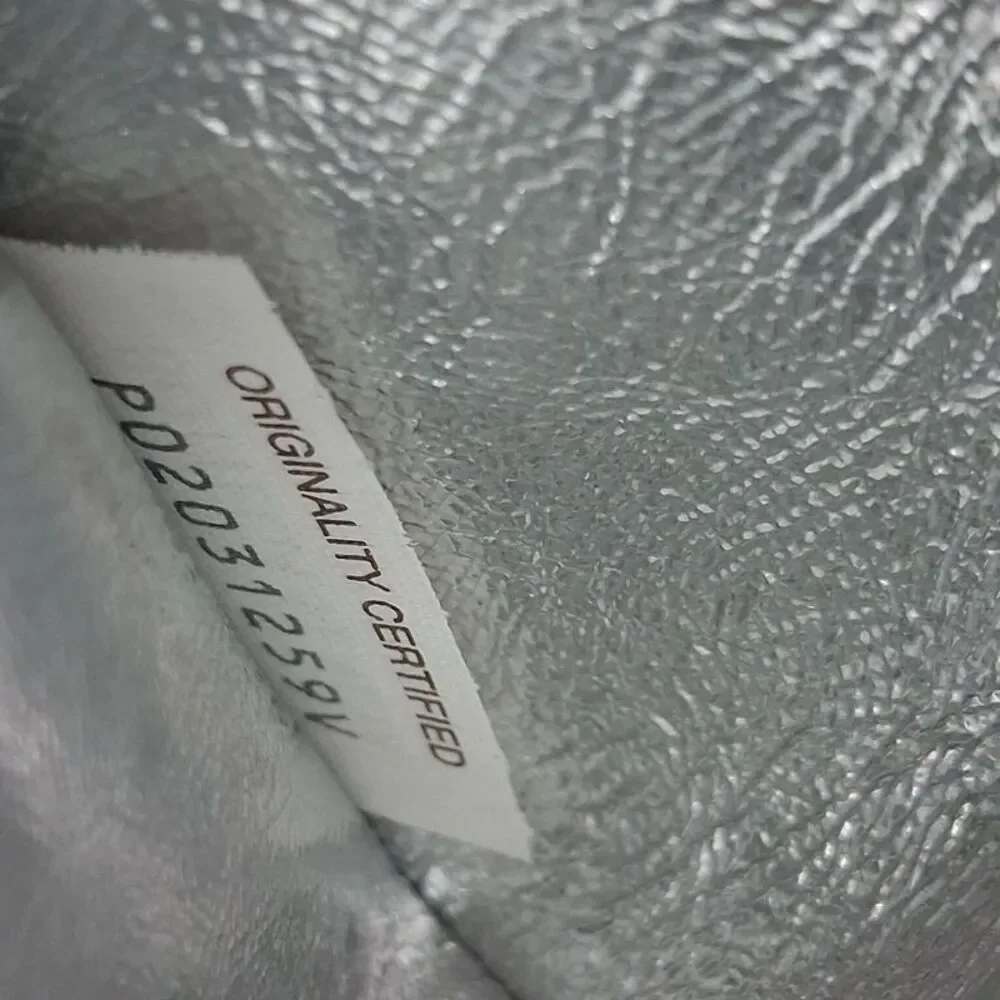 Bottega Veneta Small Intrecciato Bi-Fold Wallet in Metallic Silver Lamb Leather - Picture 7 of 9